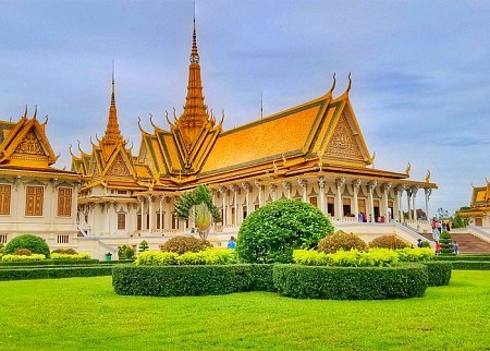 Khám Phá Phnom Penh: Kinh Nghiệm Tự Túc Hấp Dẫn