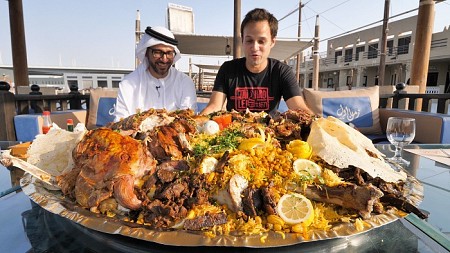Lạc đà nhồi thịt Dubai - Món ăn Hoàng gia quý hiếm và kỳ lạ