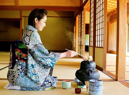 Hướng dẫn mặc Kimono đúng cách với 6 nguyên tắc cơ bản