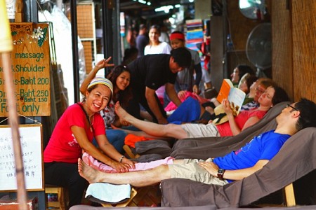 Massage Thái: Trải nghiệm chăm sóc sức khỏe độc đáo tại Thái Lan