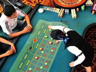 Royal Hotel & Villas