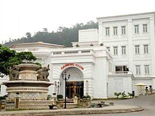 Royal Hotel & Villas