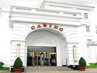 Royal Hotel & Villas