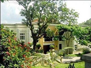 Royal Hotel & Villas