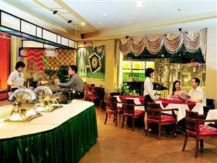 Royal Hotel & Villas