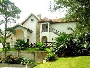 Royal Hotel & Villas