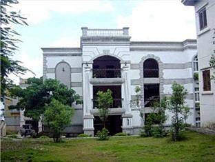 Royal Hotel & Villas