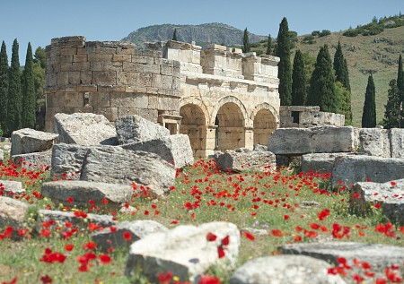 Thành phố cổ linh thiêng Hierapolis