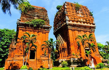 Tháp Đôi - Khám phá di sản Chăm Pa ở Bình Định