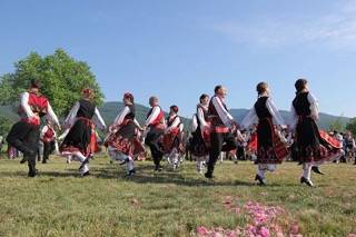 Toàn cảnh 10 lễ hội đặc sắc ở Bulgaria