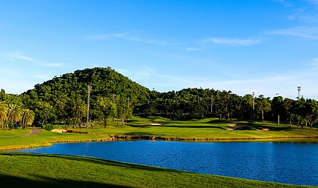 Trải nghiệm du lịch golf nước ngoài tại Pattaya