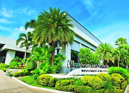 Giới thiệu Trung tâm đá quý Hoàng Gia Thái Lan Gems Gallery