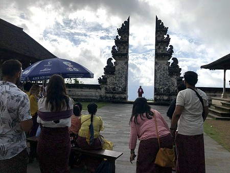 Vạch trần sự thật những bức ảnh ảo ở Bali làm điên đảo mạng xã hội