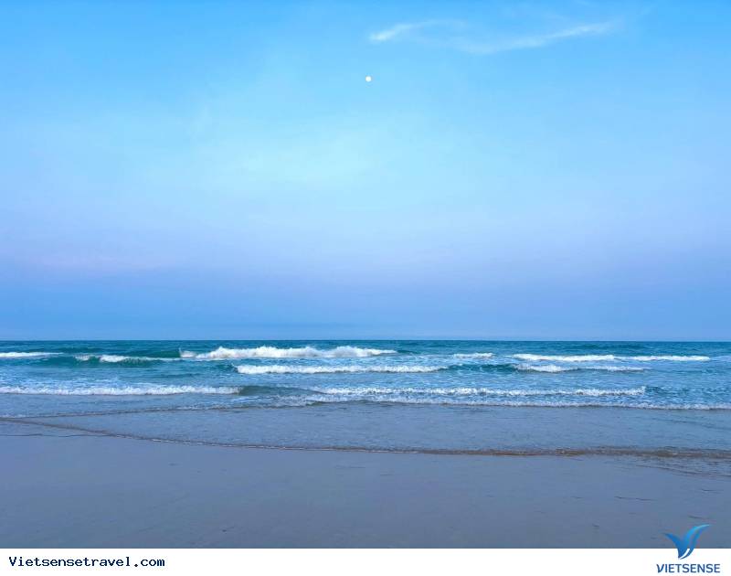 Kinh nghiệm du lịch Minh Châu| Bãi tắm đẹp nhất Quan Lạn - Ảnh 1