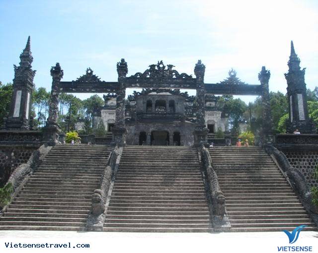 Lăng triều Nguyễn, Huế
