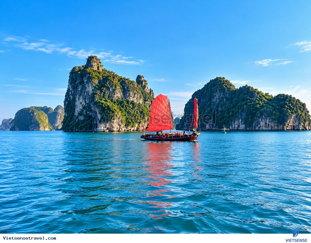 Độc đáo tour Thuyền Ba Vách tô thắm ven bờ di sản Hạ Long - Ảnh 1