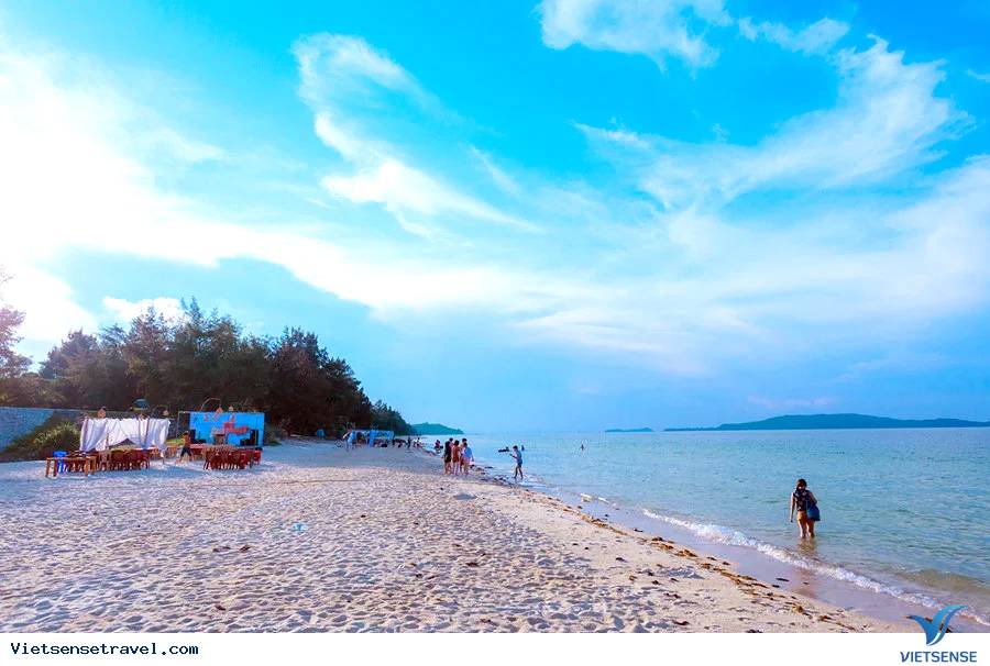 19 bãi biển tuyệt đẹp cho chuyến du lịch mùa hè - Ảnh 3