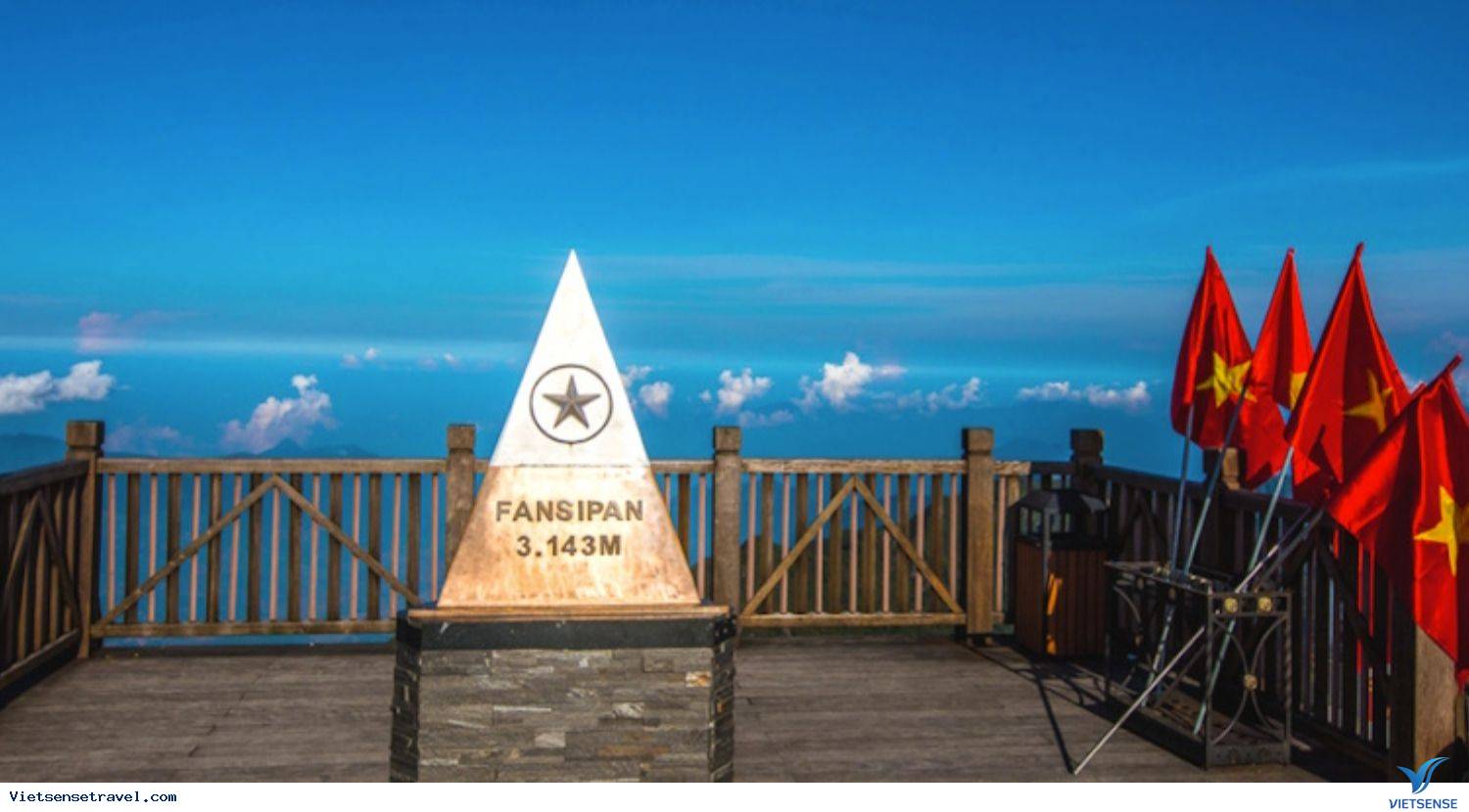 Chinh phục đỉnh Pansipan khi đi tour Tây Bắc