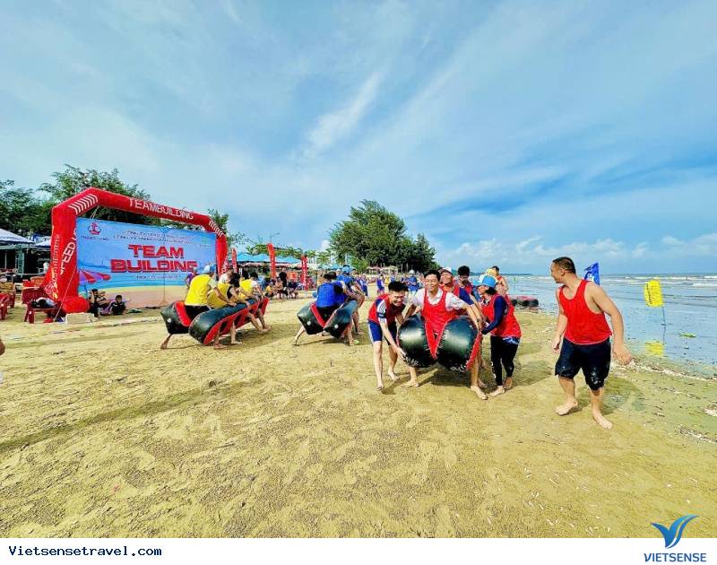 Bãi Cháy là điểm du lịch cực hot, thích hợp cho các hoạt động vui chơi ngoài trời