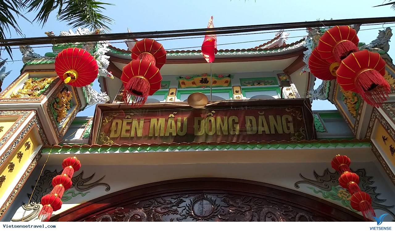 đền mẫu đồng đăng