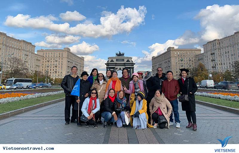 Du khách Vietsense Travel trong chuyến du lịch Nga