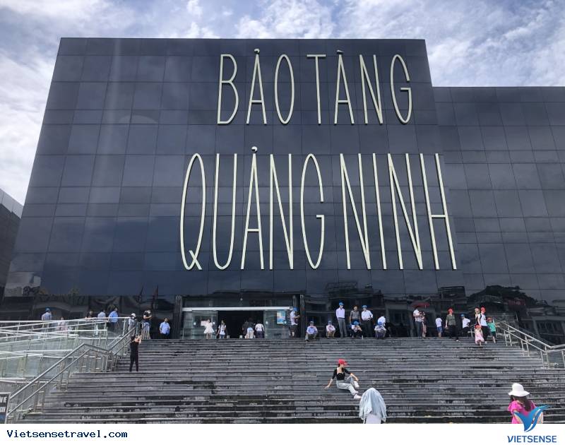 Bảo tàng được thiết kế theo than đá đen bóng, đặc trưng của Quảng Ninh