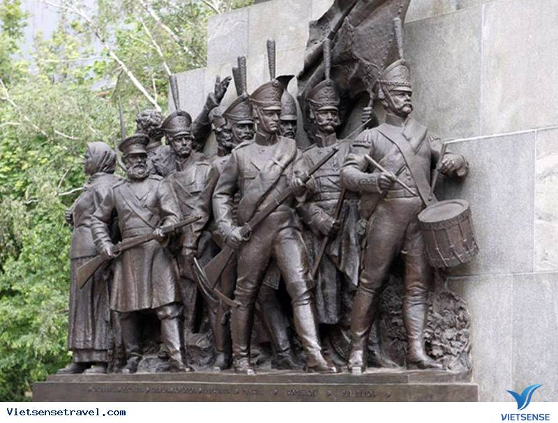 Cảnh quan bên ngoài Bảo tàng toàn cảnh Trận chiến Borodino