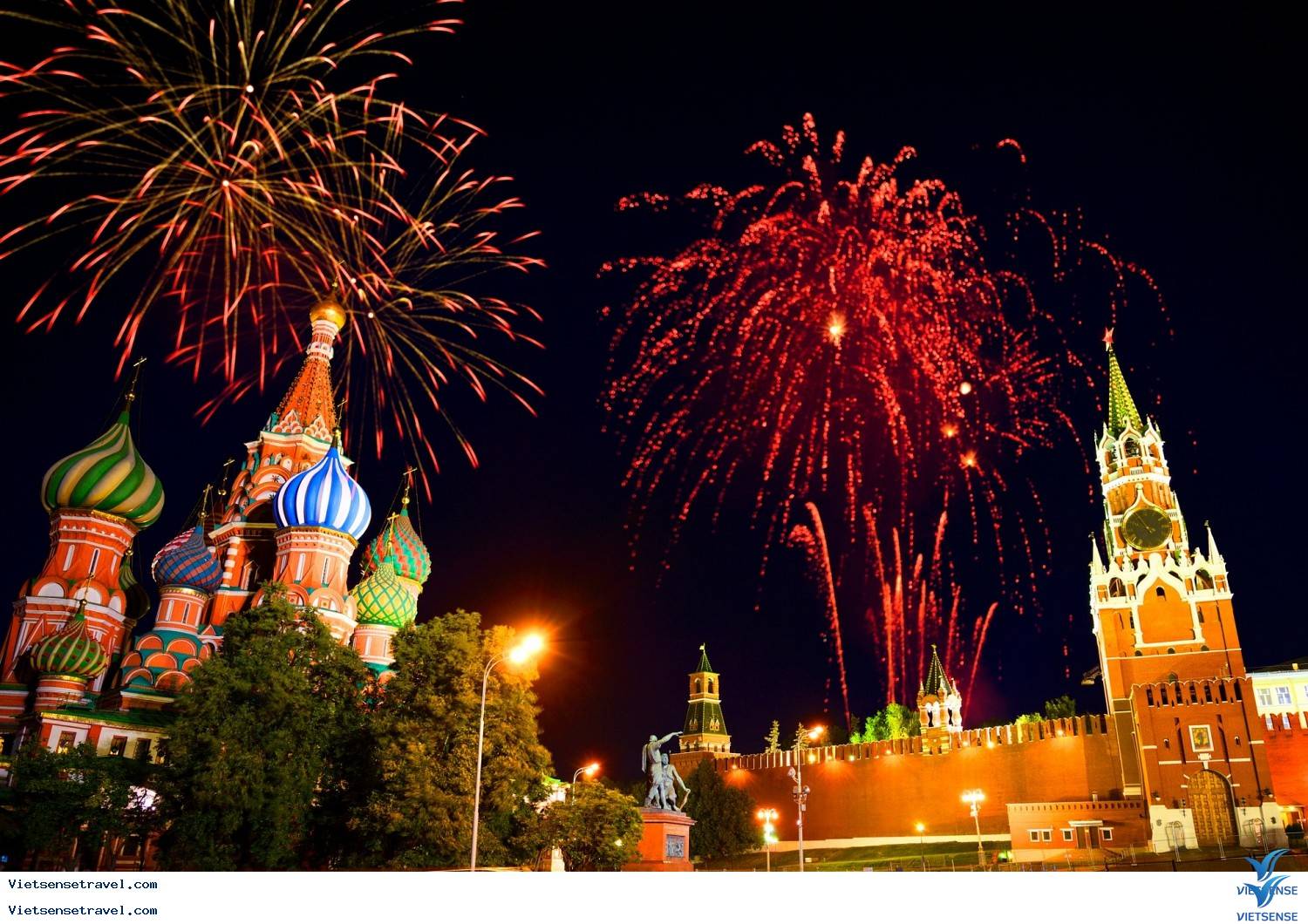 Bầu không khí sôi động trong lễ đón Năm Mới tại Nga