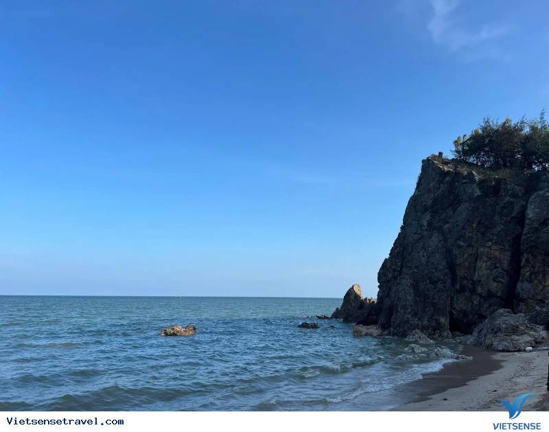 Biển Quỳnh ghi điểm với những bãi biển hoang sơ, yên bình Biển Quỳnh ghi điểm với những bãi biển hoang sơ, yên bình