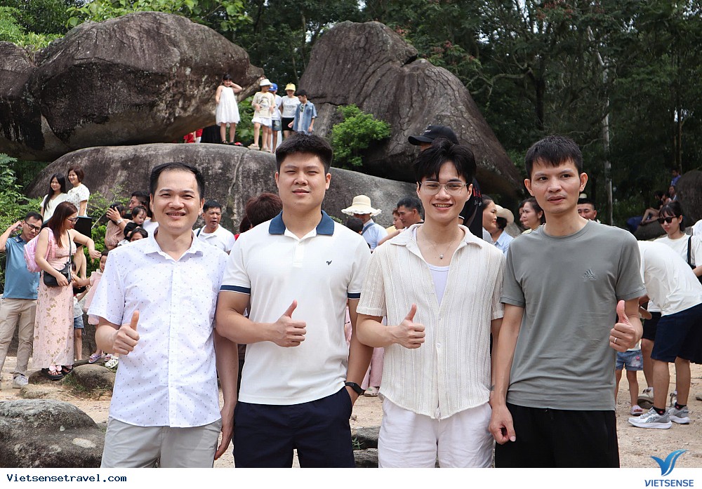 Chuyến du lịch Sầm Sơn của đoàn Thành Đạt - Ảnh 2 Chuyến du lịch Sầm Sơn của đoàn Thành Đạt - Ảnh 2