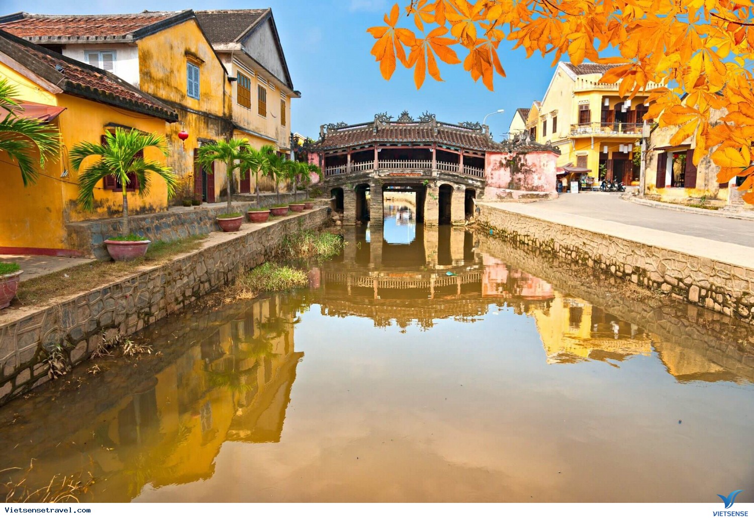 Checkin tại Chùa Cầu 