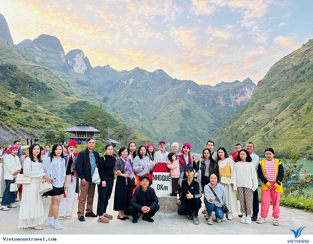 Chiêm ngưỡng núi rừng kỳ vĩ tại sông Nho Quế - Hà Giang