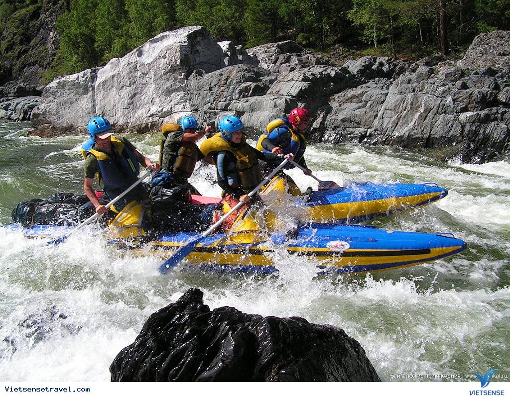 Cùng nhau tận hưởng những thác nước ở đây bằng thuyền kayak