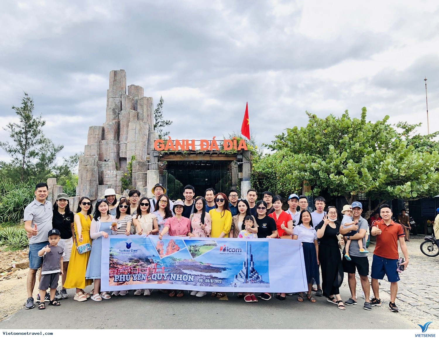 Tham quan thắng cảnh Ghành Đá Đĩa 