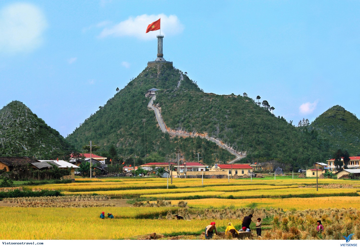 Cột cờ Lũng Cú Hà Giang – Biểu tượng thiêng liêng của Tổ quốc