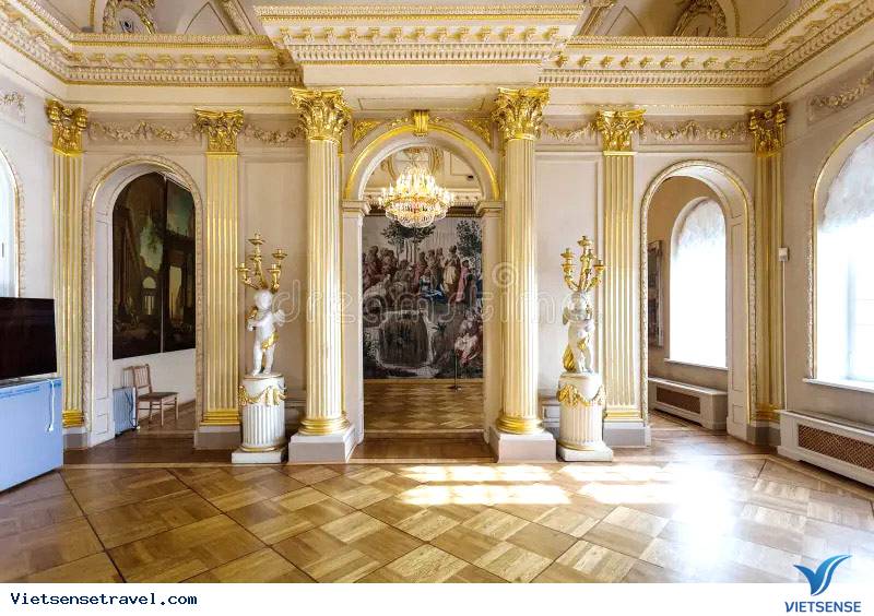 Kiến trúc Baroque đặc trưng của Cung điện Menshikov