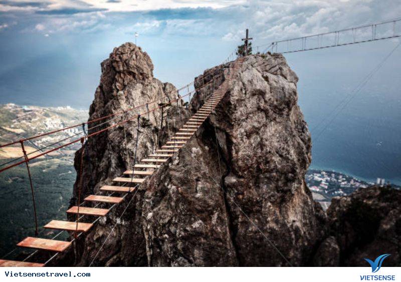 Núi Ai-Petri hùng vĩ