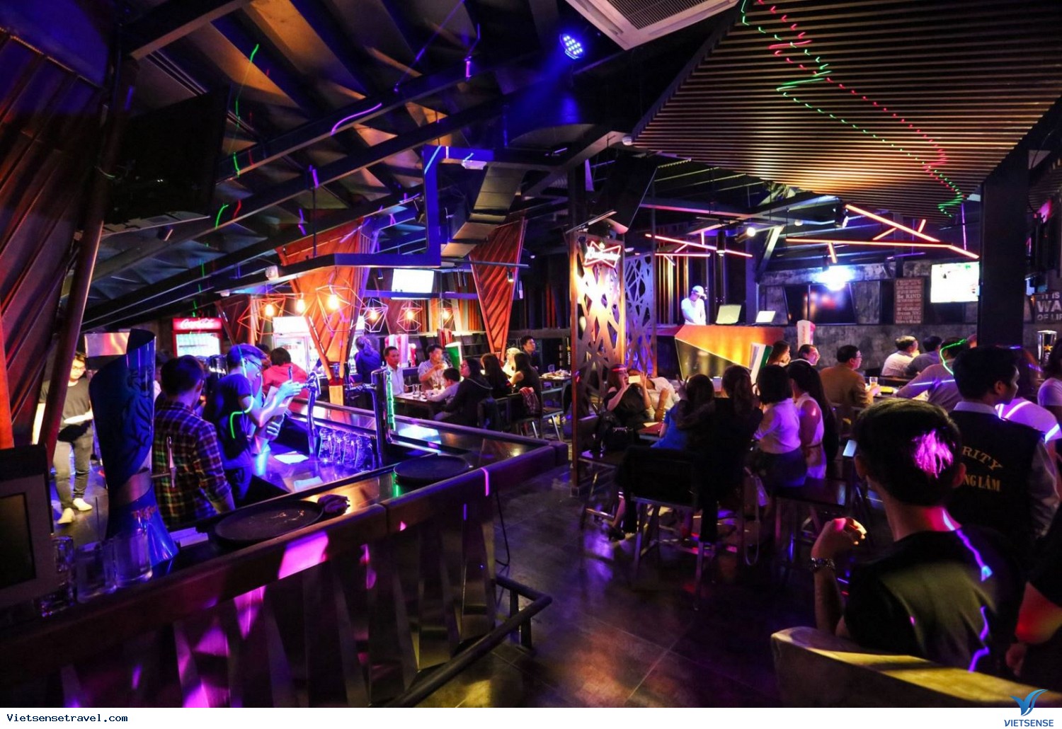 Deebase-Bar