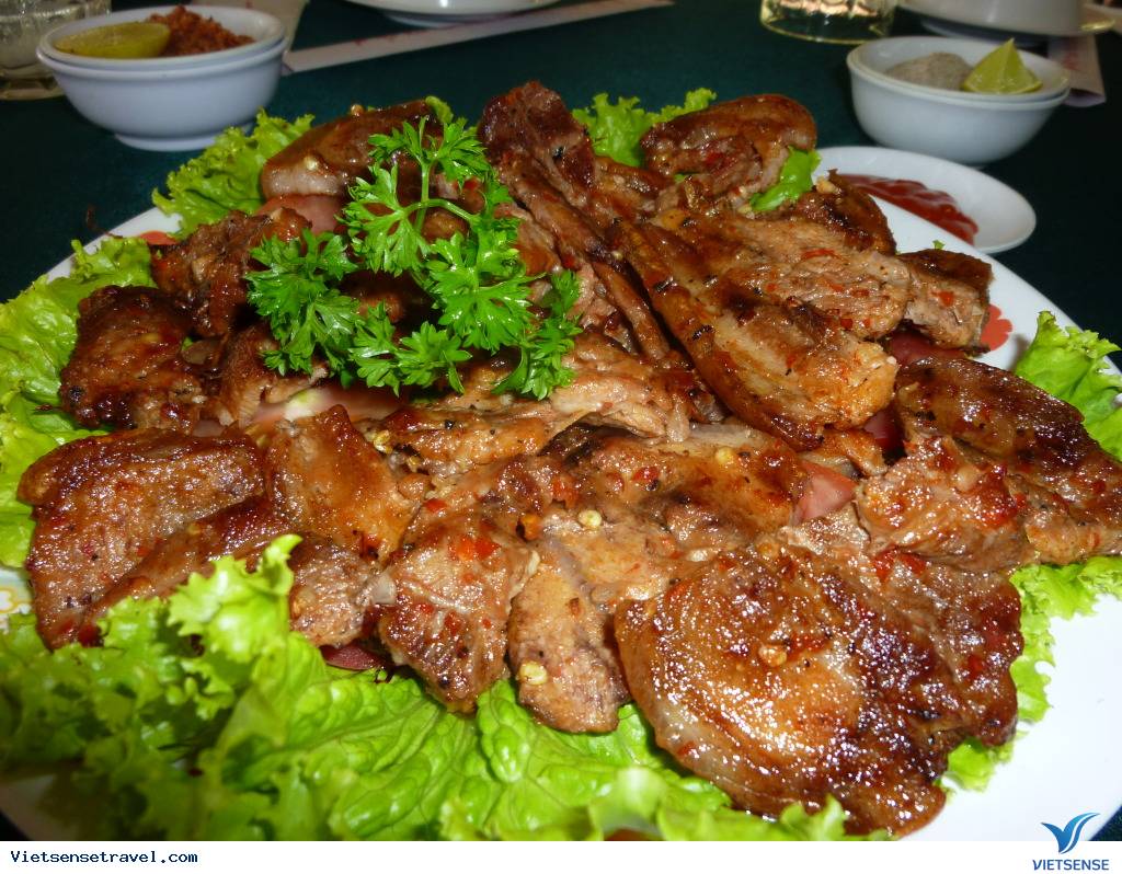xiên thịt lợn đồi tam đảo