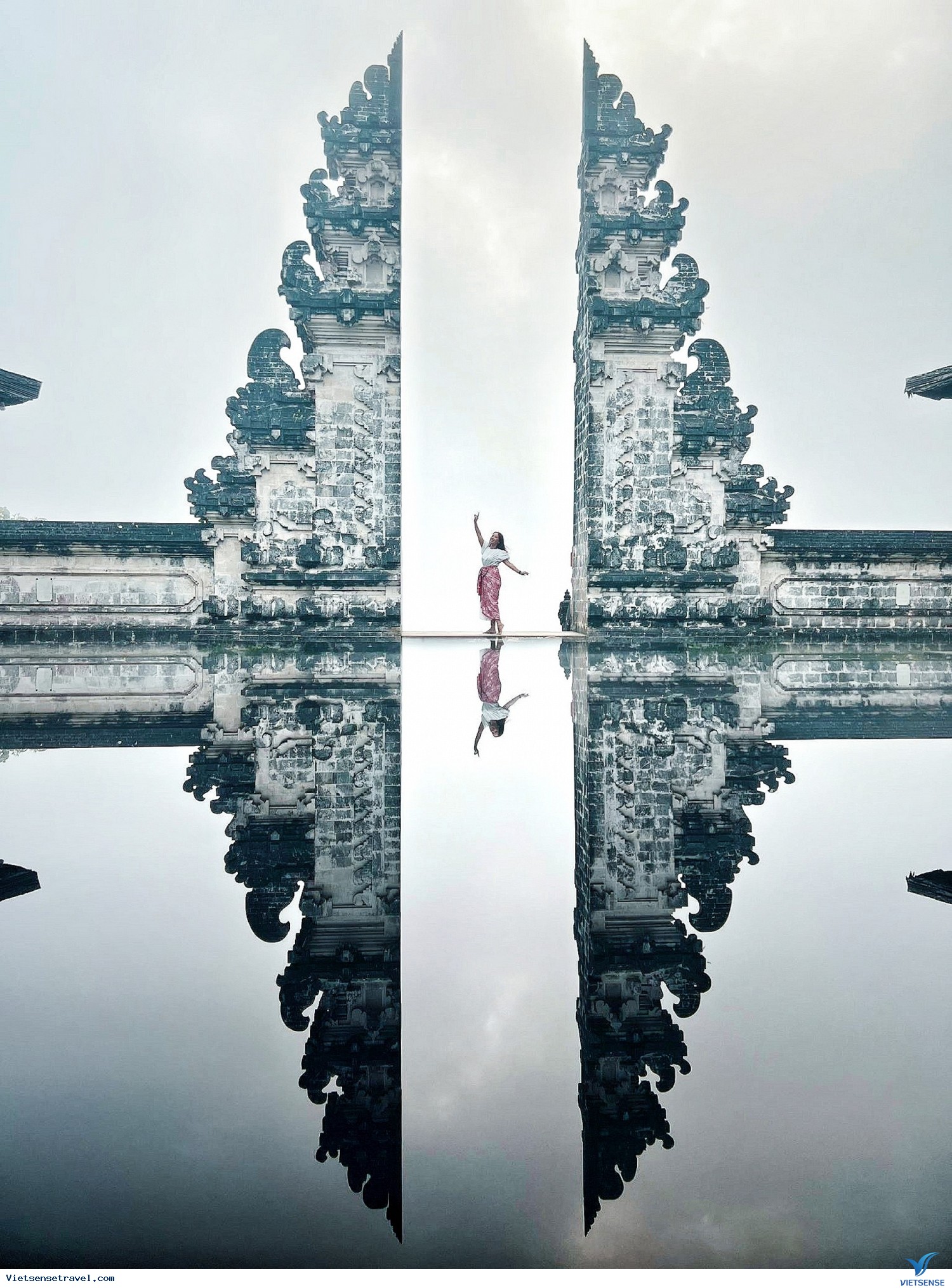Đền cổng trời Lempuyang - Cung điện nước Tirta Ganga