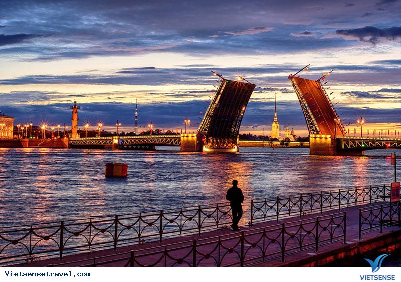 Saint Petersburg hấp dẫn du khách với hiện tượng Đêm trắng