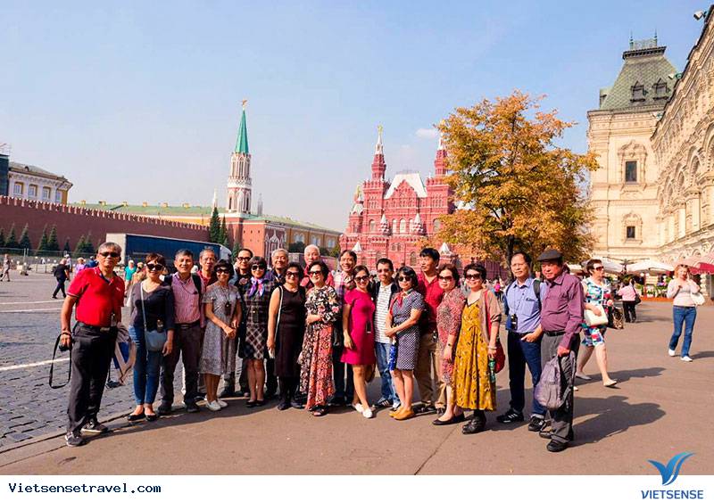 Đoàn khách Vietsense Travel khám phá Quảng trường Đỏ