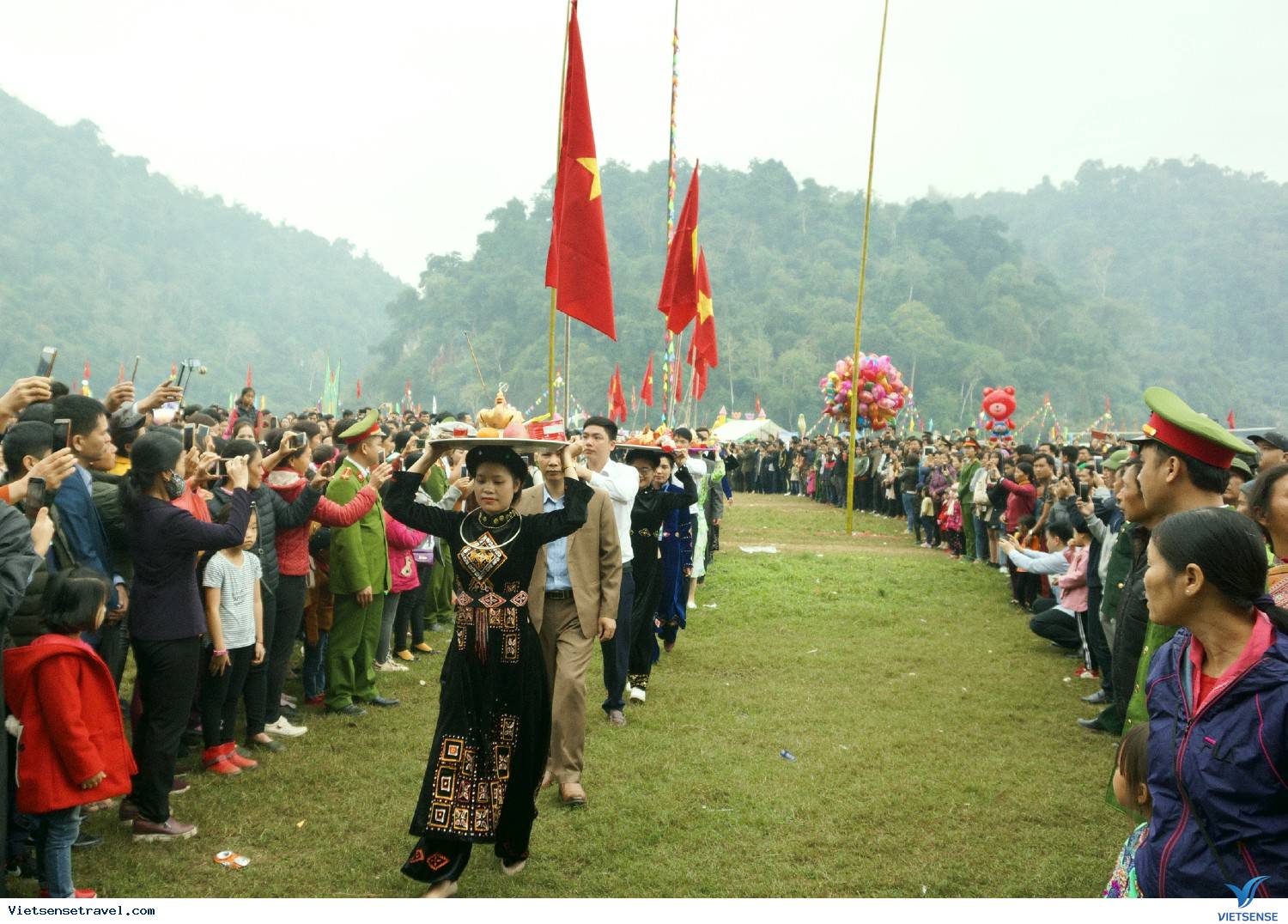 Lễ hội Lồng Tồng