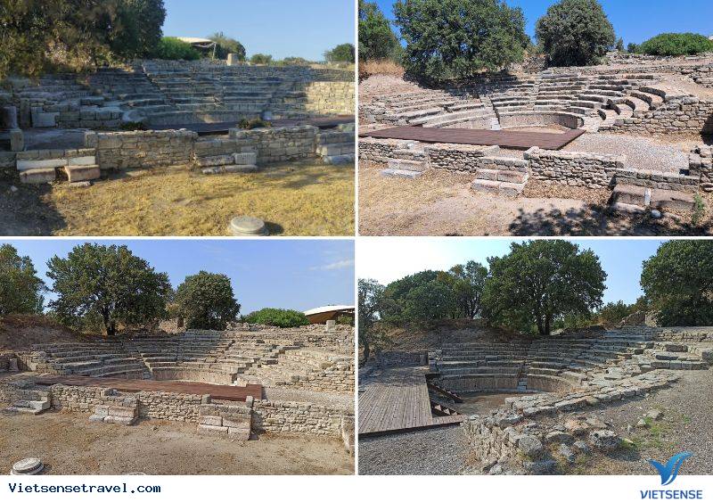 Ghé qua nhà hát - công trình tiêu biểu tại thành Troy