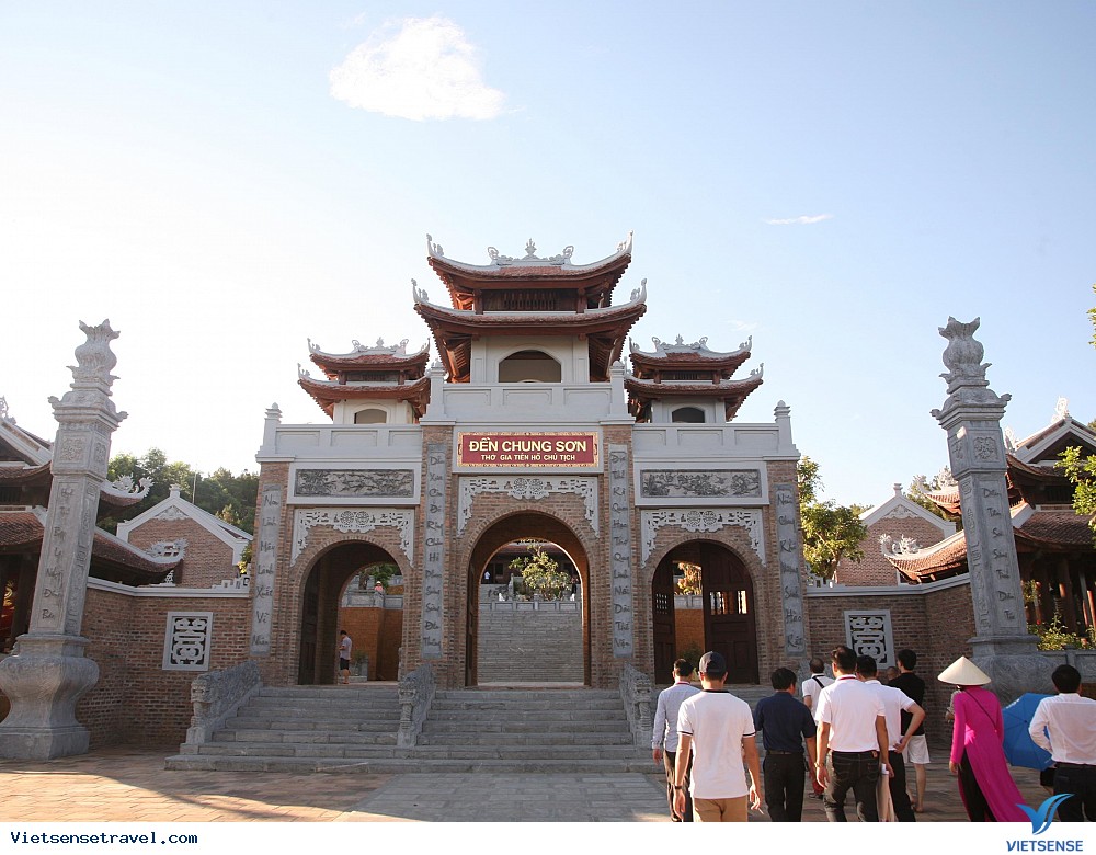 Ghé thăm đền Chung Sơn - nơi thờ gia tiên của Bác Hồ Ghé thăm đền Chung Sơn - nơi thờ gia tiên của Bác Hồ