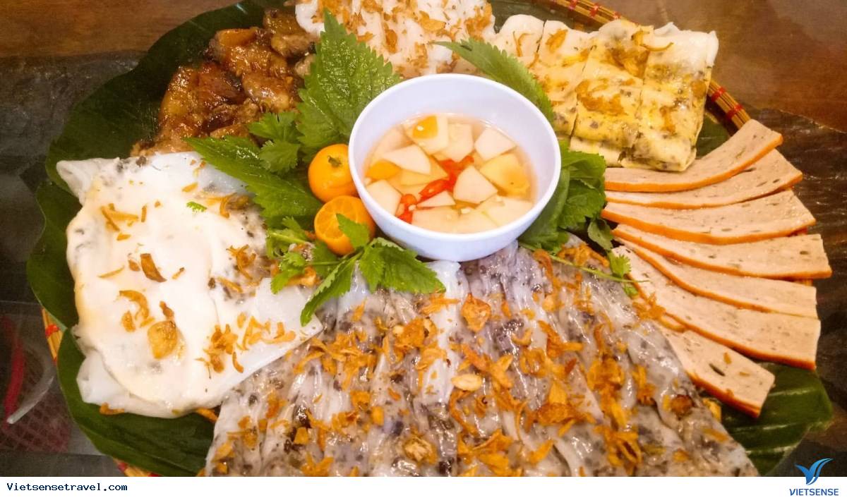 bánh cuốn chả mực Hạ Long