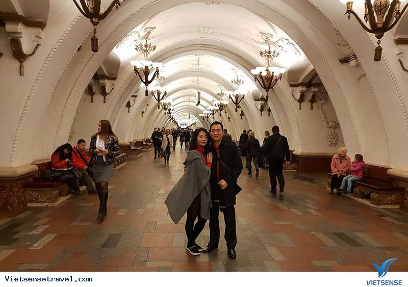 Du khách check in tại ga tàu điện ngầm ở Nga