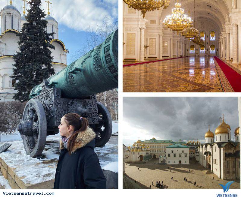 Du khách tham quan Điện Kremli