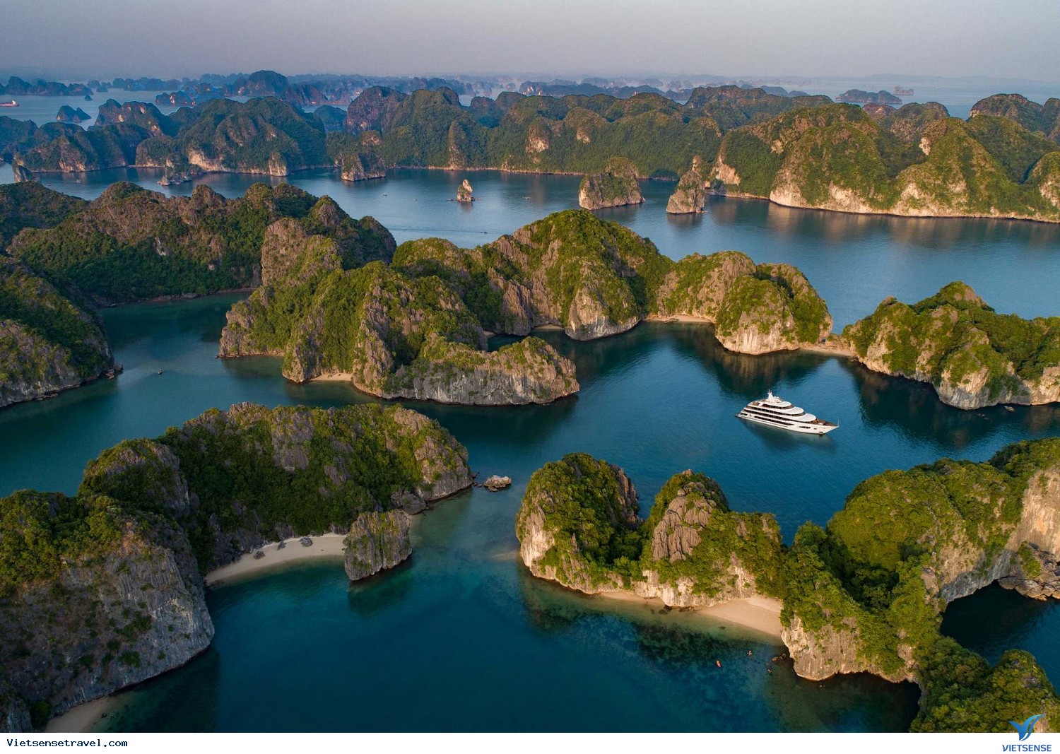 Khám phá hang sáng tối - Hà Nội