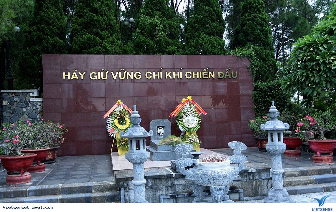 Khám phá khu mộ trong Khu di tích Tổng Bí Thư Trần Phú - Ảnh 2
